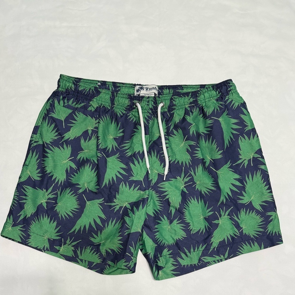 Trunks Surf & Swim Co. Blue Tropical Palm Leaves Lined Swim Shorts Men's Size M